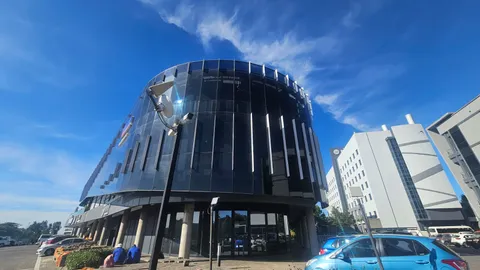 Summit Plave - External Images - Commercial Building - retail and office to let  (17)